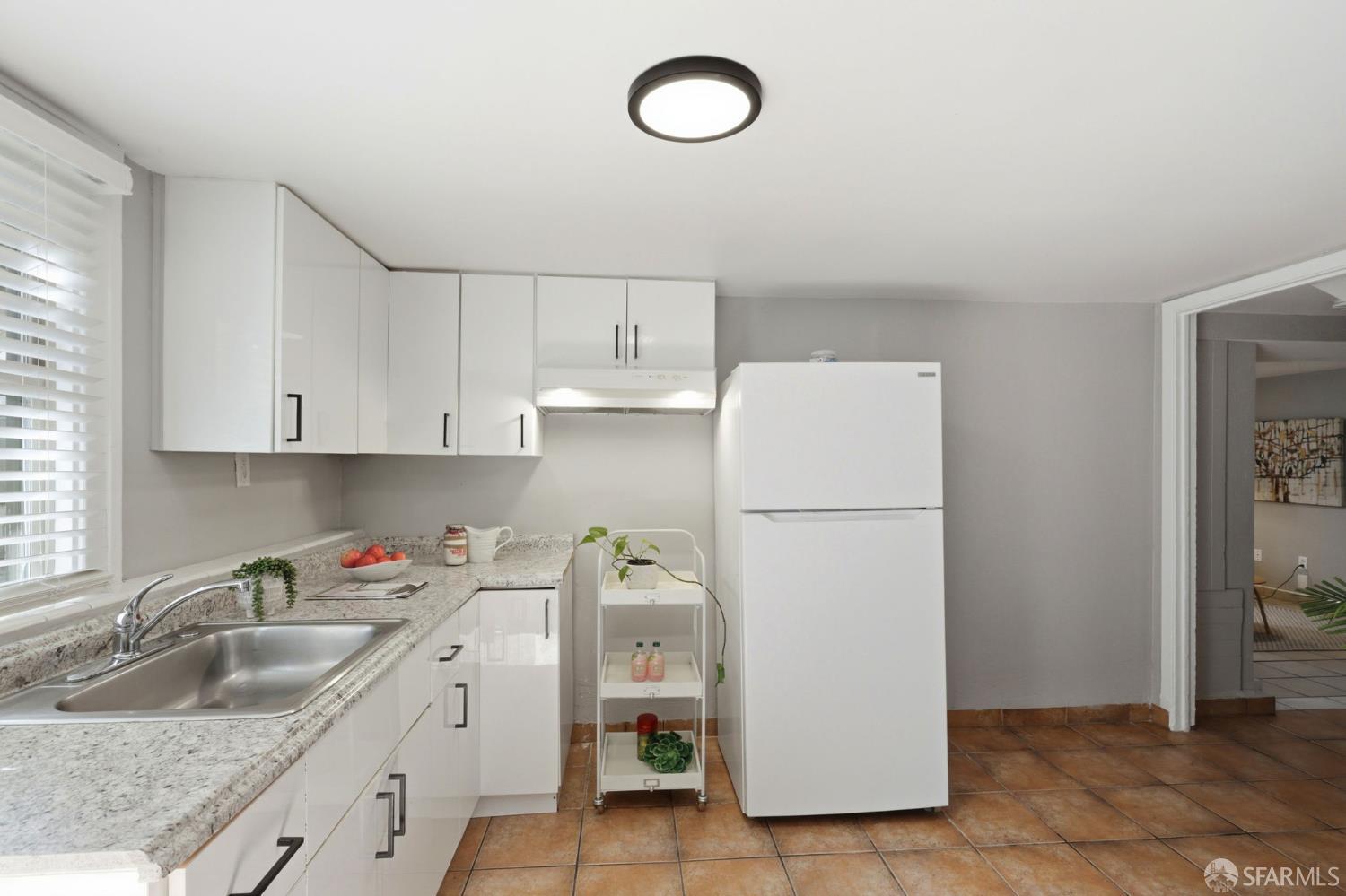 Detail Gallery Image 17 of 53 For 699 London St, San Francisco,  CA 94112 - 2 Beds | 2 Baths