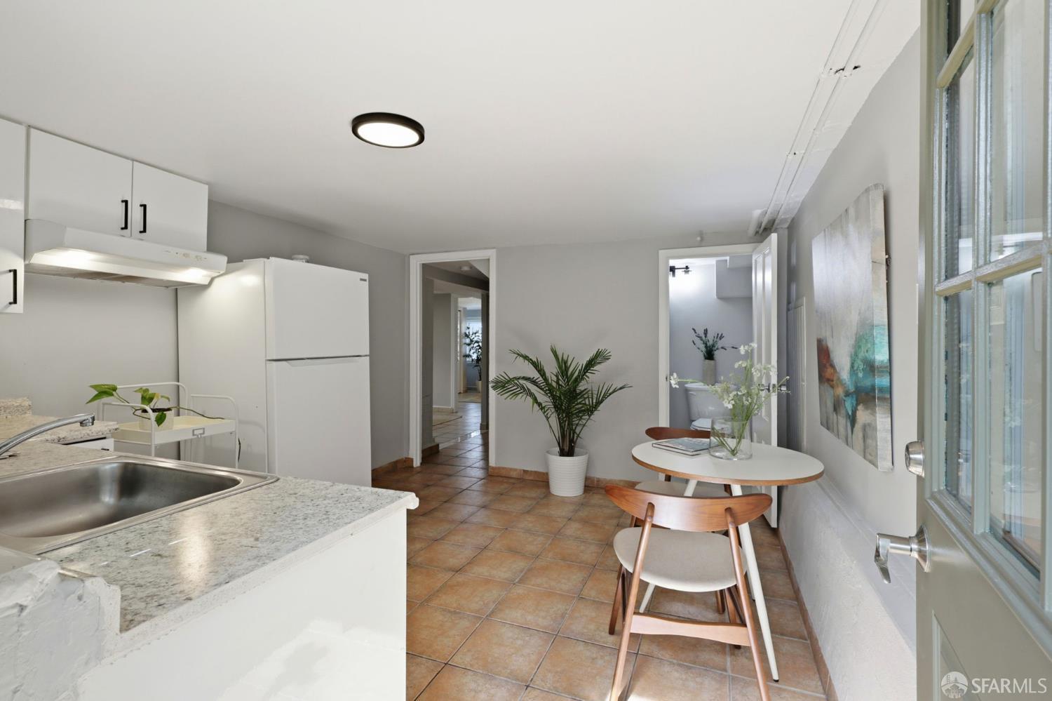 Detail Gallery Image 19 of 53 For 699 London St, San Francisco,  CA 94112 - 2 Beds | 2 Baths