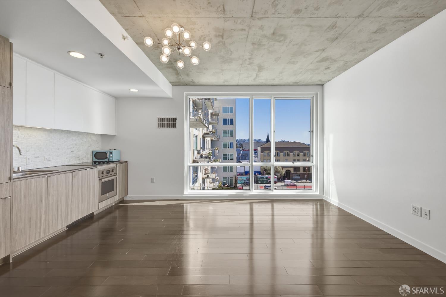 Detail Gallery Image 4 of 15 For 45 Bartlett St #516,  San Francisco,  CA 94110 - 1 Beds | 1 Baths