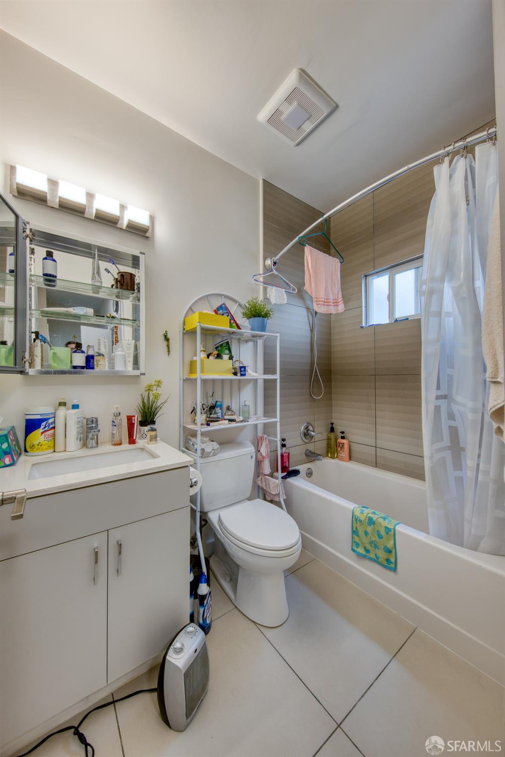 Detail Gallery Image 5 of 10 For 1016 Washington St, San Francisco,  CA 94108 - – Beds | – Baths