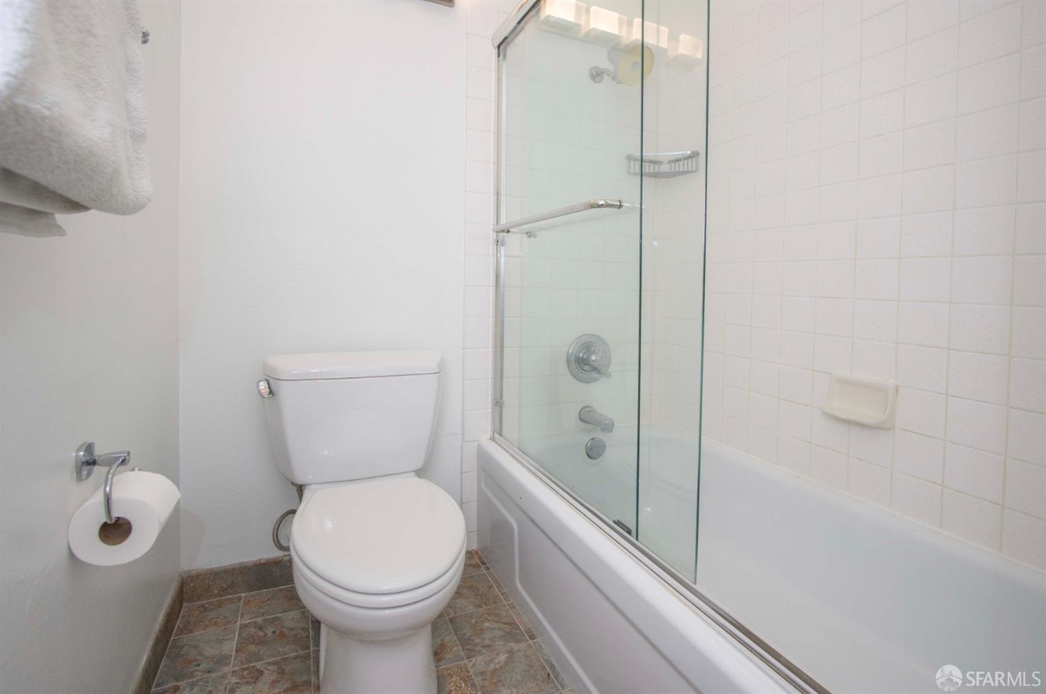 Photo #19: 426111612 Listing: Photo #19