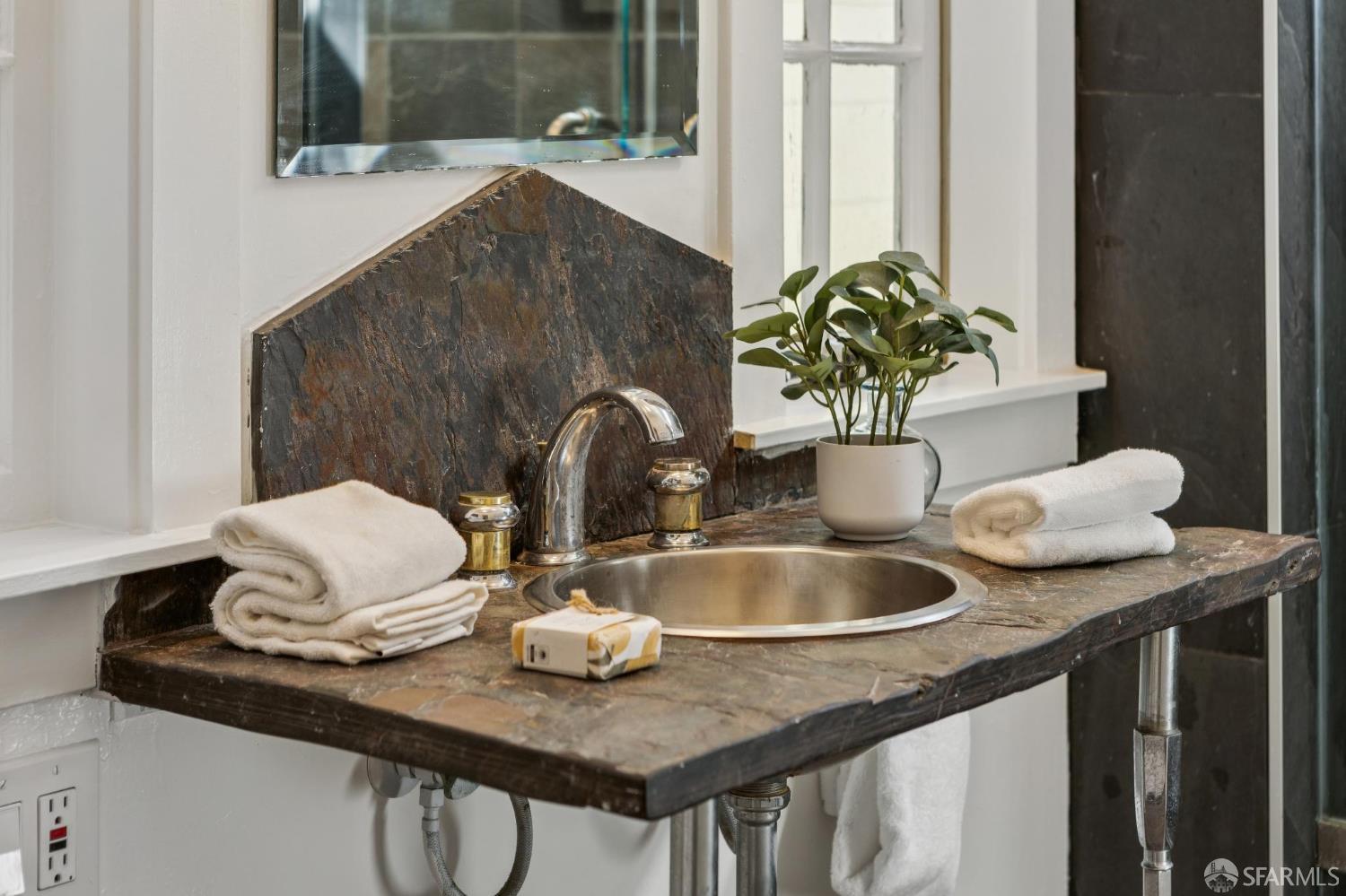 Detail Gallery Image 20 of 53 For 232 Diamond St, San Francisco,  CA 94114 - – Beds | – Baths