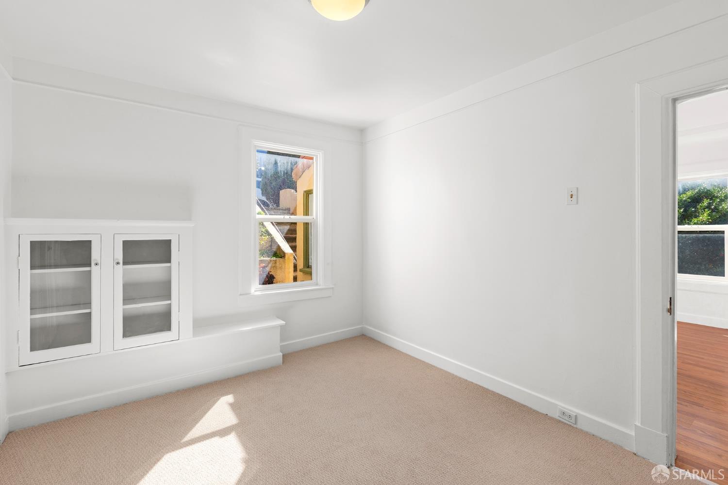 Detail Gallery Image 11 of 27 For 465 Corbett Ave, San Francisco,  CA 94114 - – Beds | – Baths