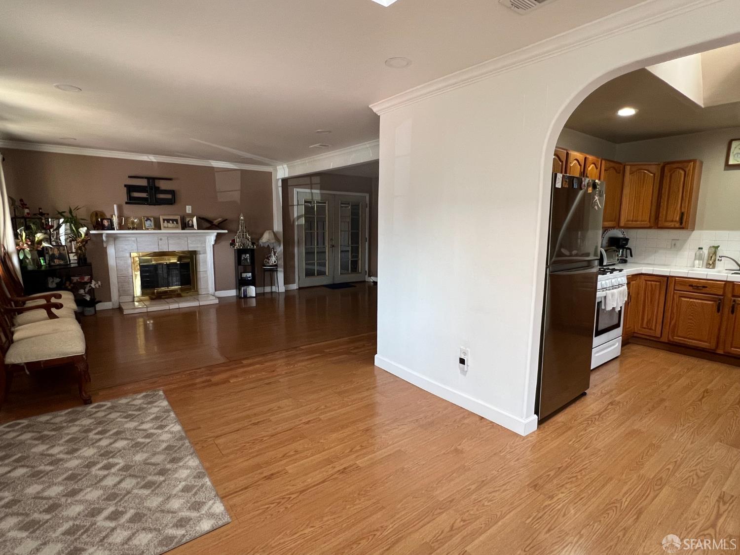 Detail Gallery Image 4 of 21 For 10 Bradford Dr, South San Francisco,  CA 94080 - 3 Beds | 1 Baths