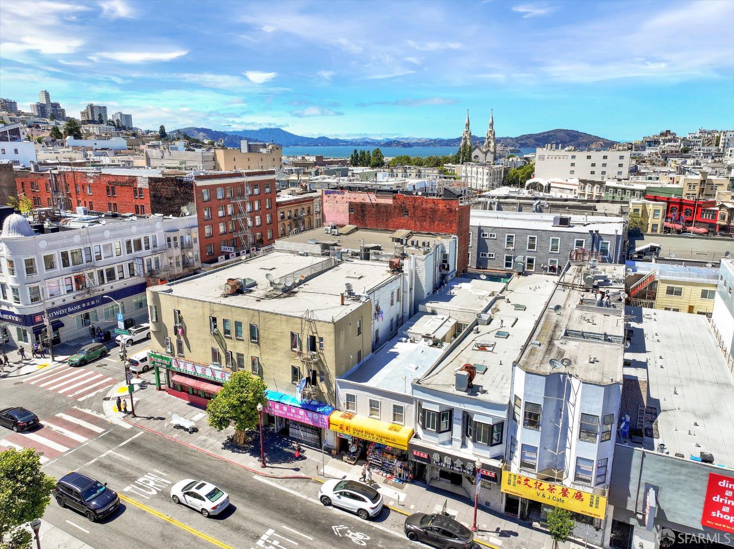 Detail Gallery Image 10 of 14 For 678 Broadway, San Francisco,  CA 94133 - – Beds | – Baths