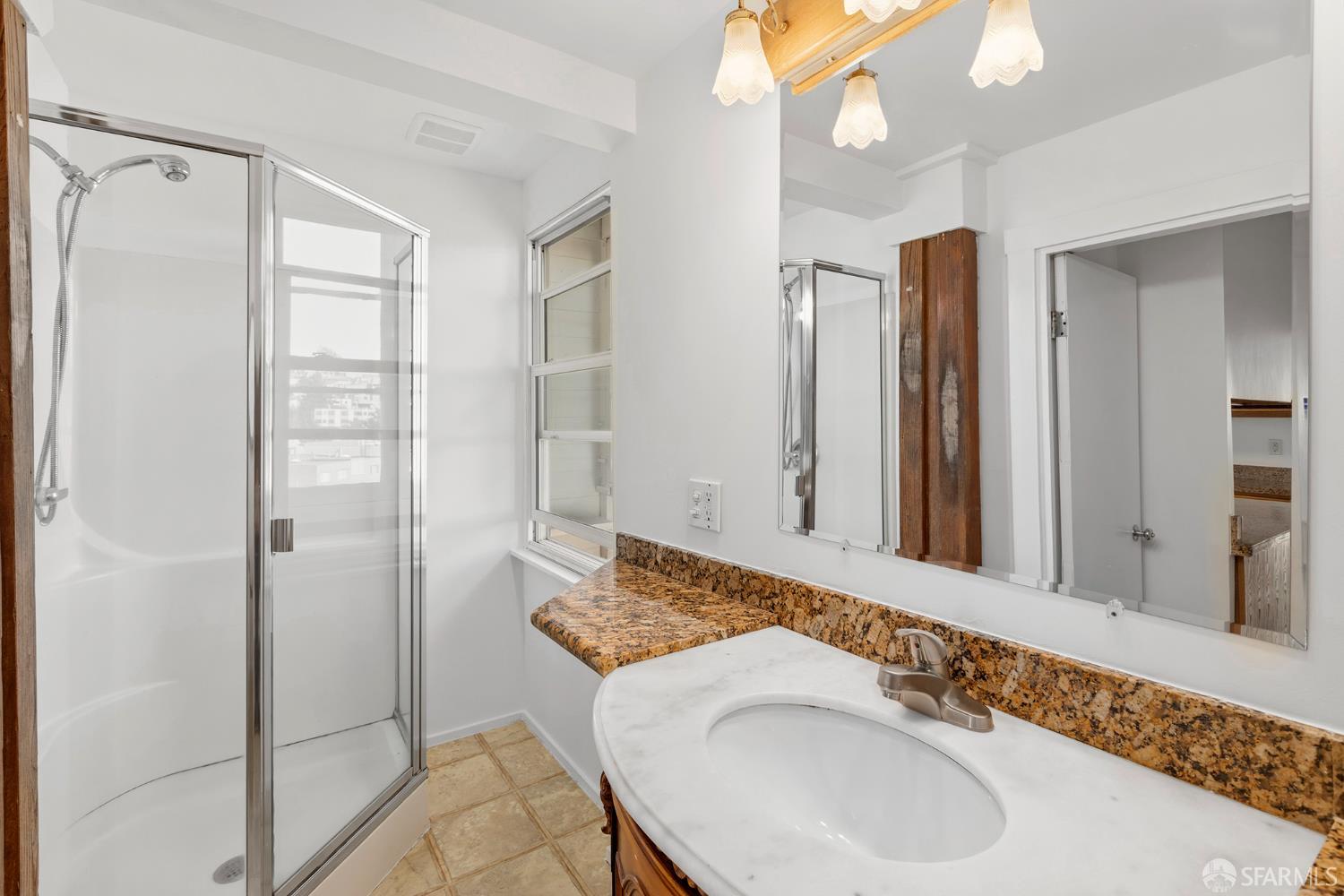 Detail Gallery Image 13 of 27 For 465 Corbett Ave, San Francisco,  CA 94114 - – Beds | – Baths