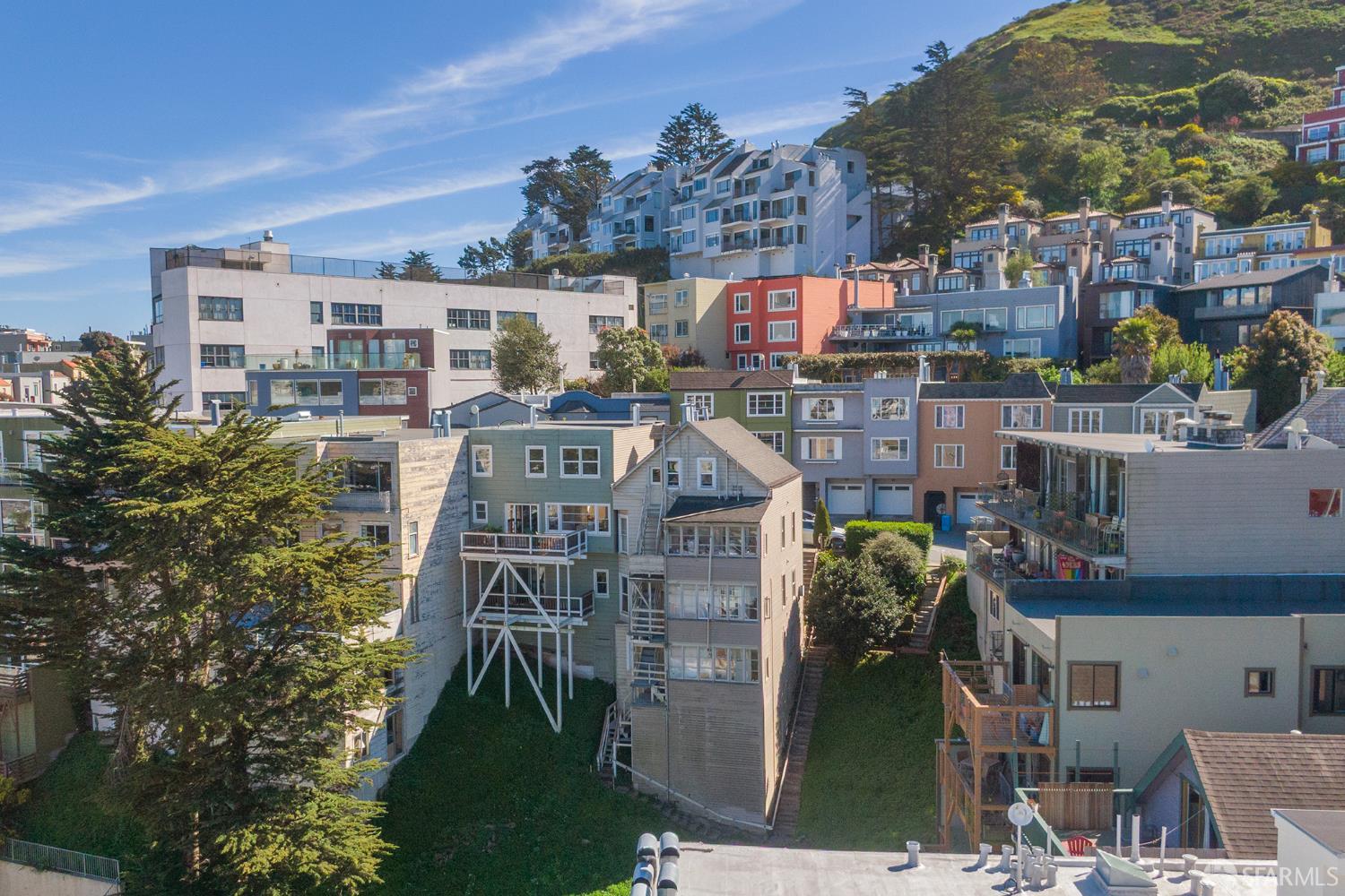 Detail Gallery Image 5 of 27 For 465 Corbett Ave, San Francisco,  CA 94114 - – Beds | – Baths