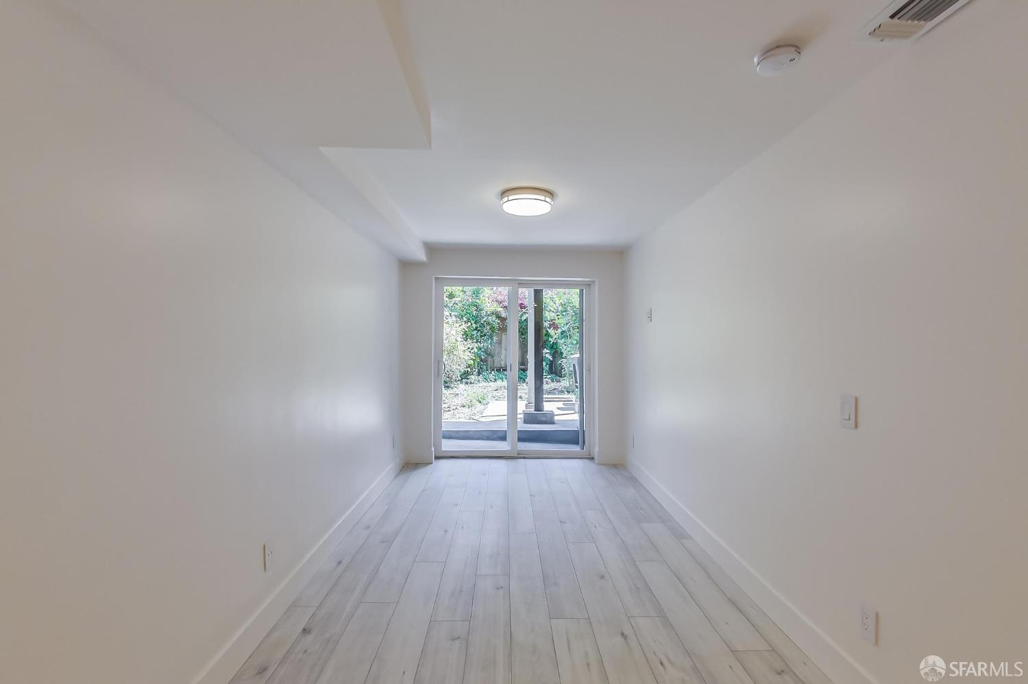 Photo #6: 426114446 Listing: Photo #6