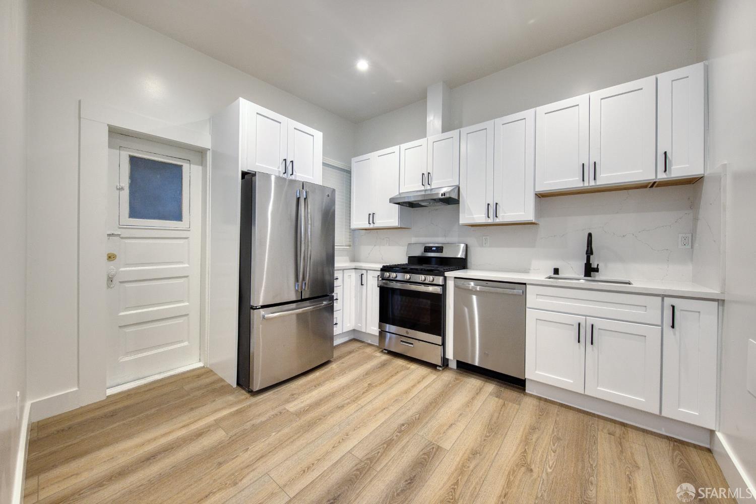 Detail Gallery Image 10 of 23 For 500 Church St, San Francisco,  CA 94114 - – Beds | – Baths