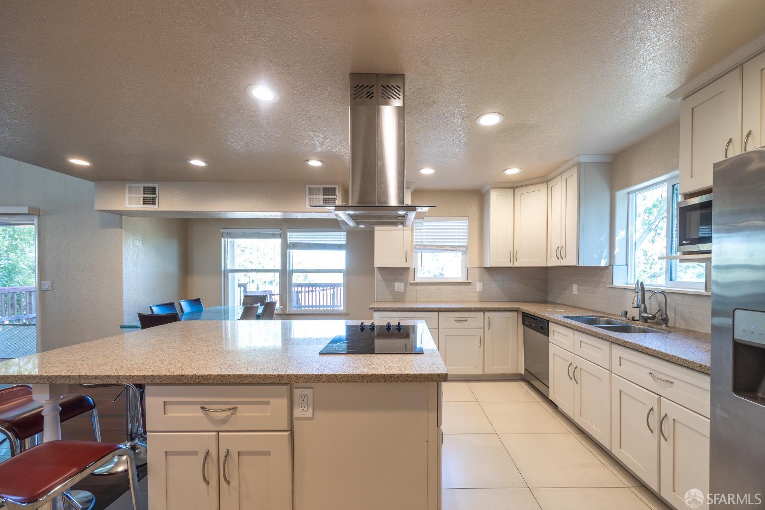 Detail Gallery Image 9 of 47 For 4170 Sandmound Blvd, Oakley,  CA 94561 - 3 Beds | 3 Baths