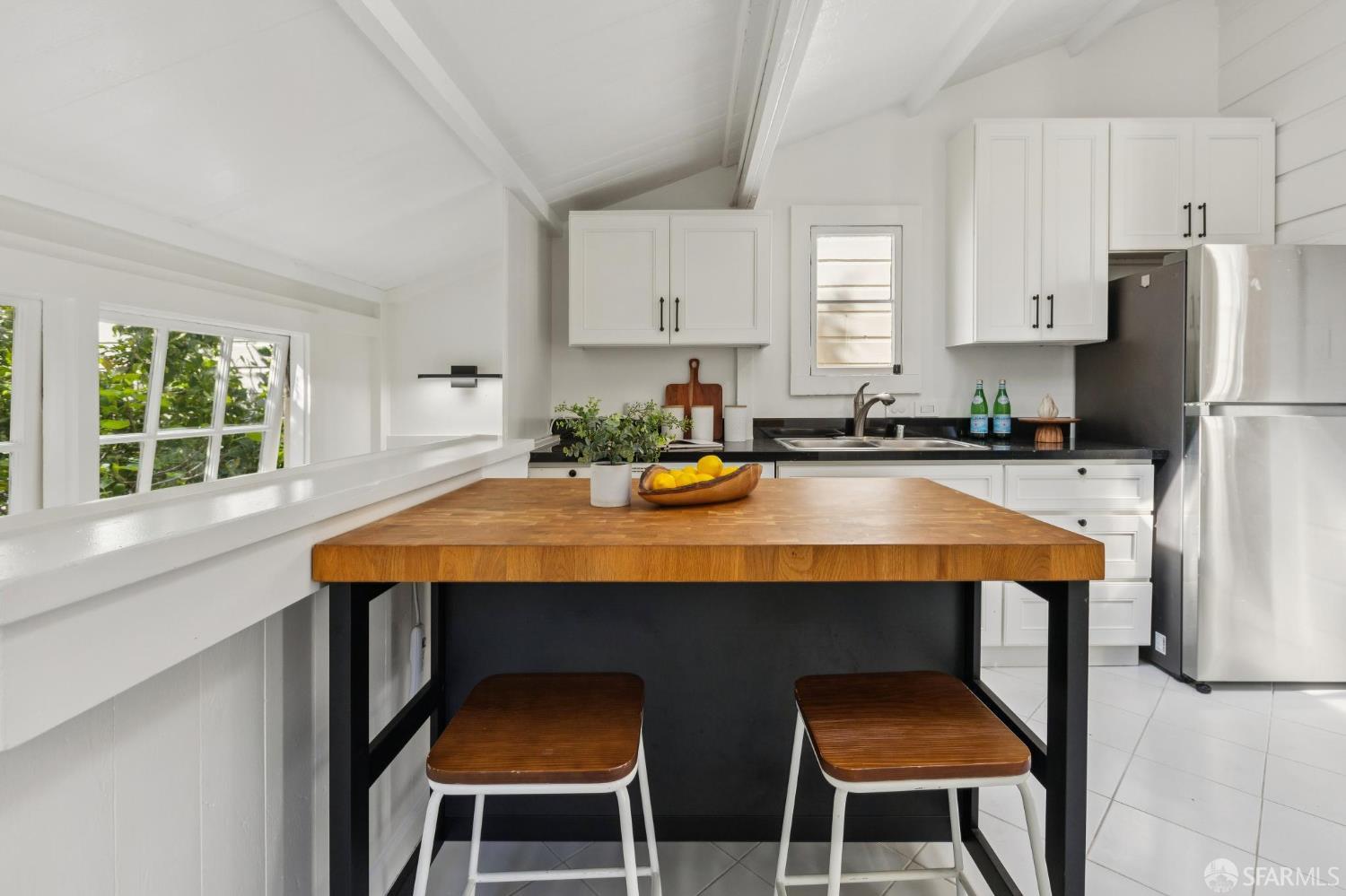 Detail Gallery Image 11 of 53 For 232 Diamond St, San Francisco,  CA 94114 - – Beds | – Baths