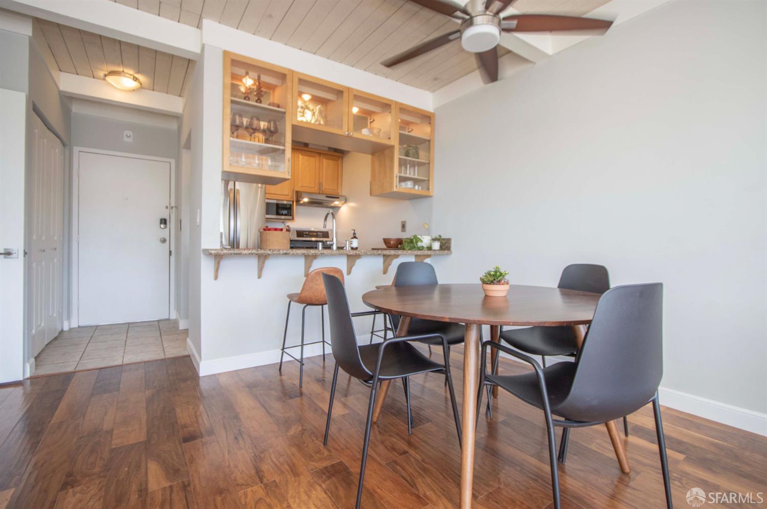 Photo #6: 426111612 Listing: Photo #6