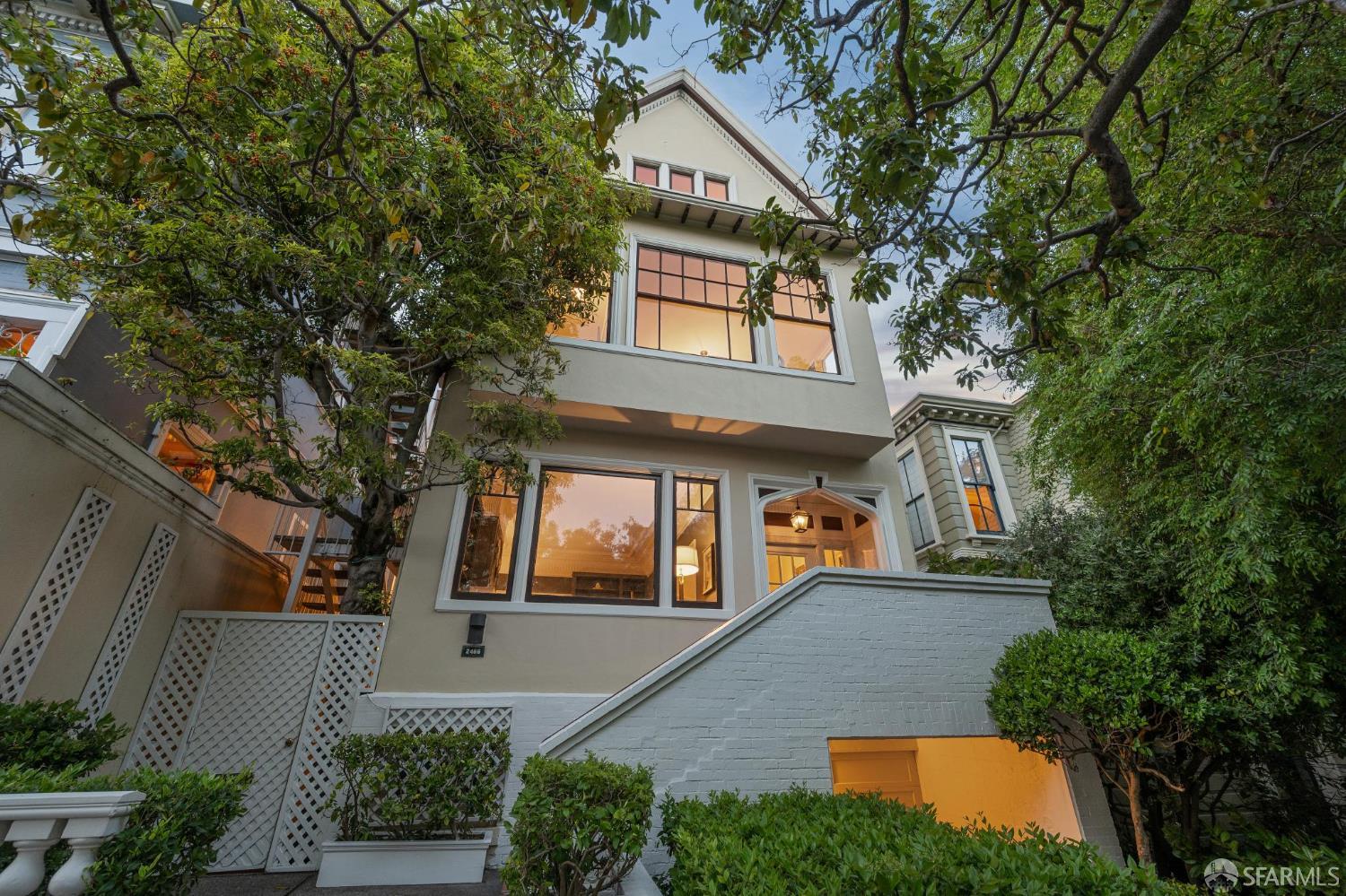 Detail Gallery Image 2 of 71 For 2466 Union St, San Francisco,  CA 94123 - – Beds | – Baths