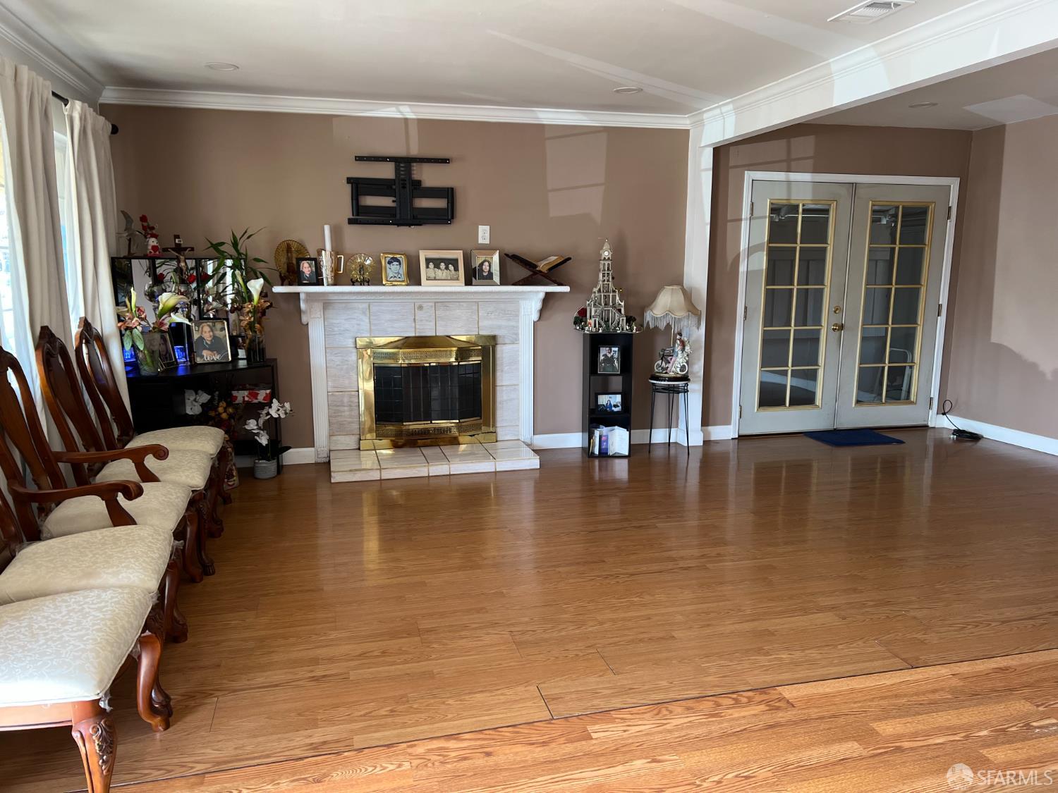 Detail Gallery Image 2 of 21 For 10 Bradford Dr, South San Francisco,  CA 94080 - 3 Beds | 1 Baths