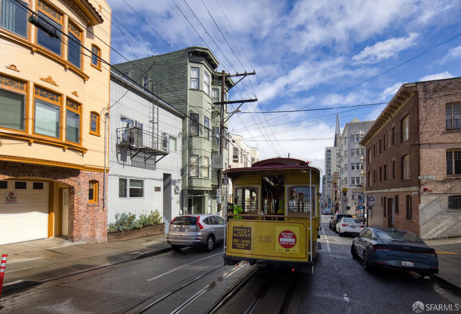 Detail Gallery Image 2 of 10 For 1016 Washington St, San Francisco,  CA 94108 - – Beds | – Baths