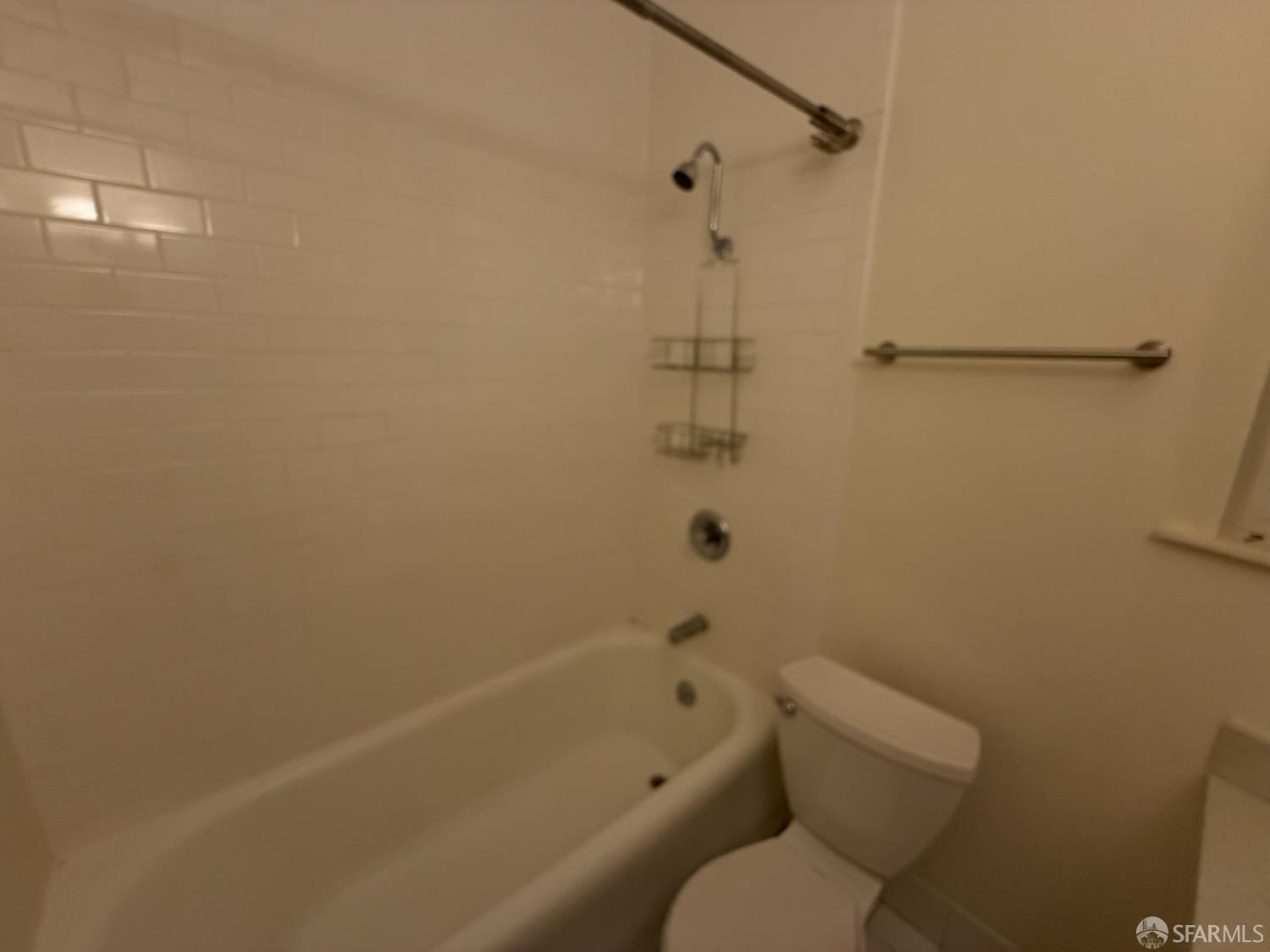 Detail Gallery Image 6 of 9 For 3315 Steiner St #8,  San Francisco,  CA 94123 - 0 Beds | 0 Baths