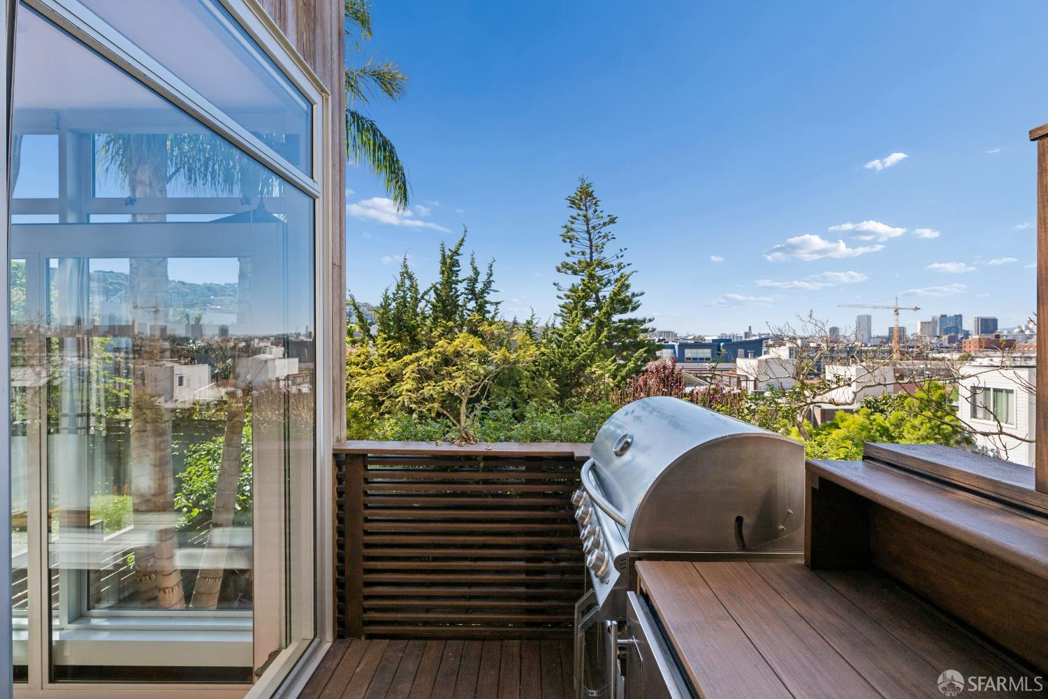 Detail Gallery Image 13 of 52 For 228 Connecticut St, San Francisco,  CA 94107 - 4 Beds | 3/1 Baths