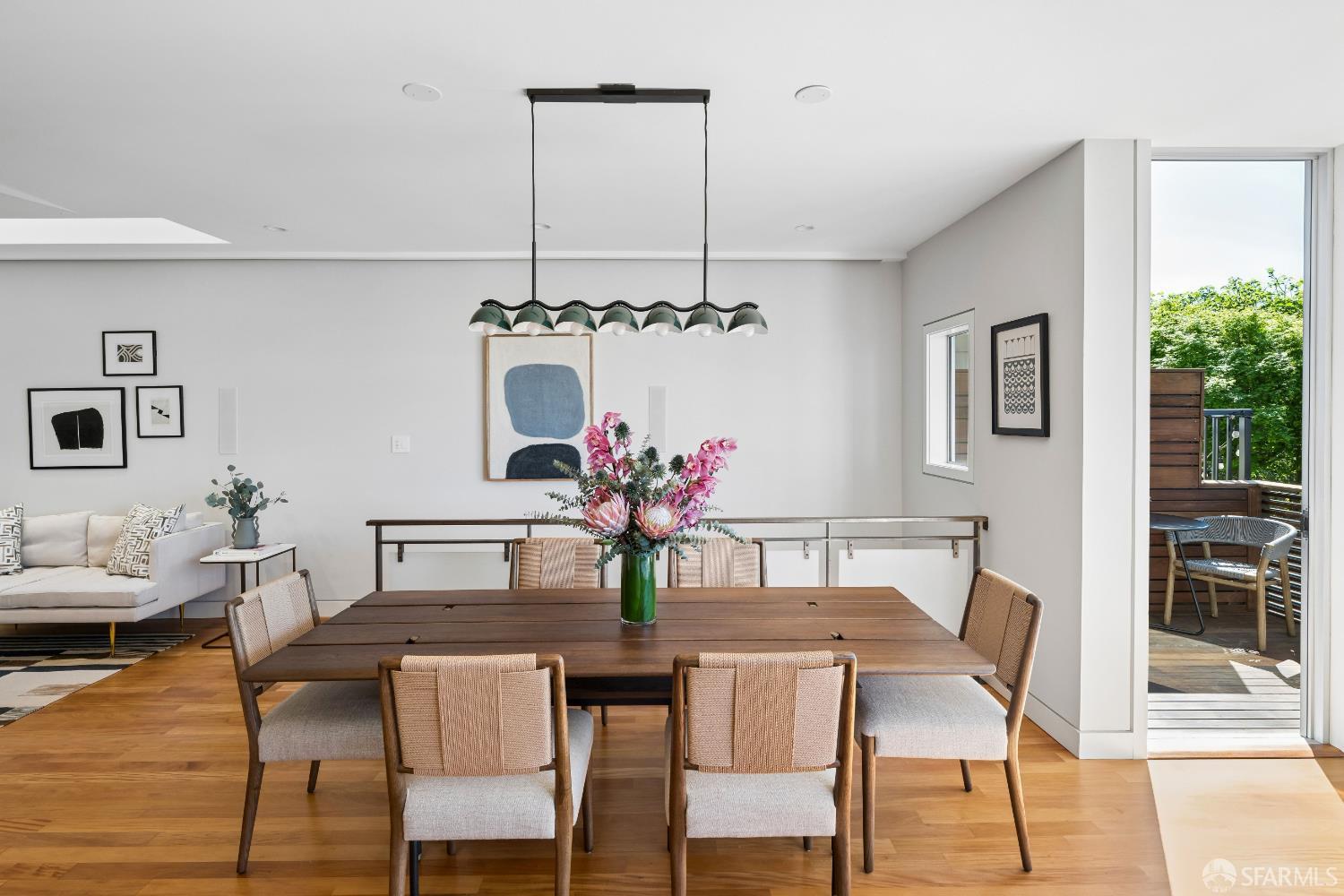 Detail Gallery Image 8 of 52 For 228 Connecticut St, San Francisco,  CA 94107 - 4 Beds | 3/1 Baths