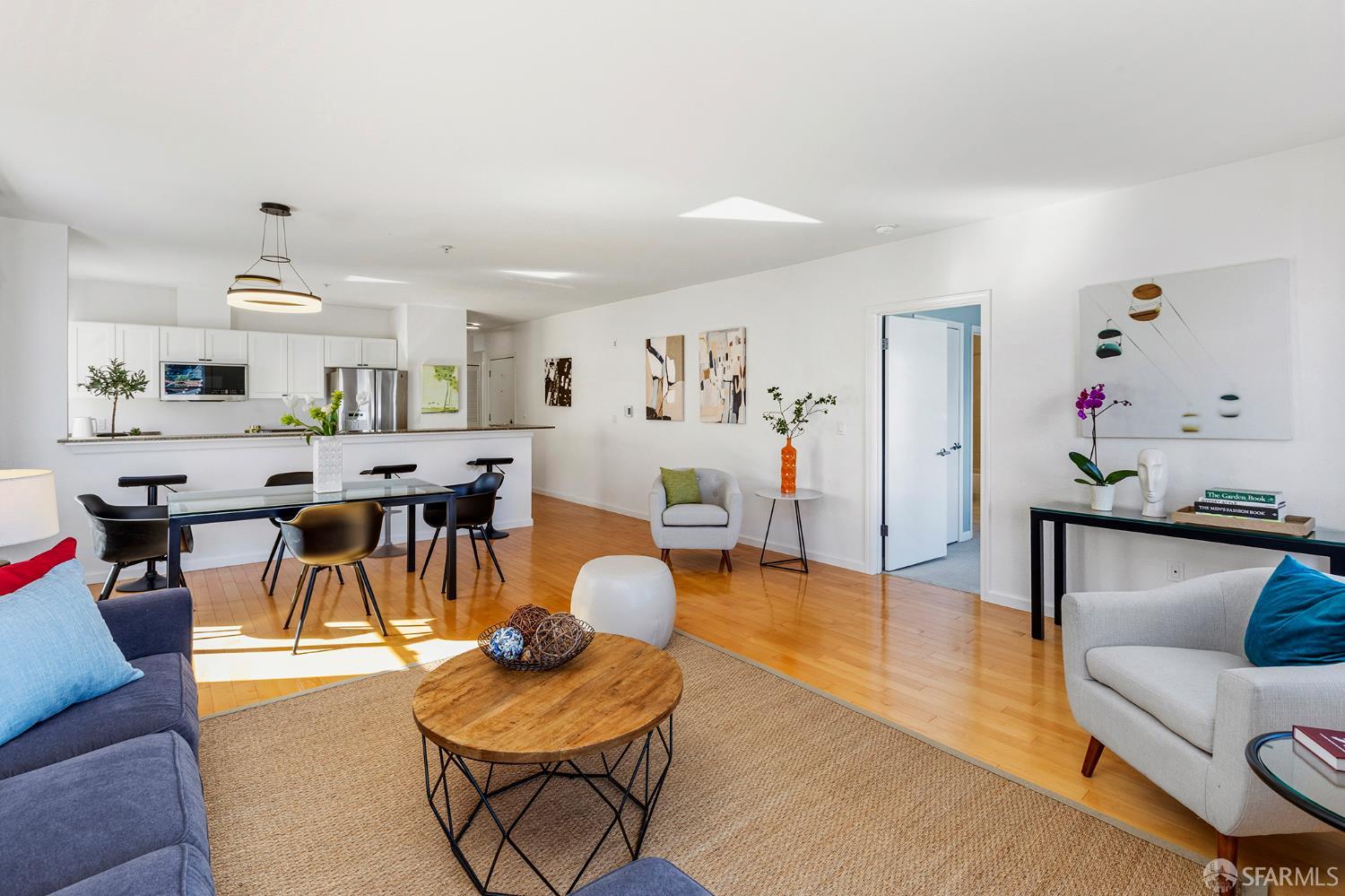 Photo #5: 426107885 Listing: Photo #5