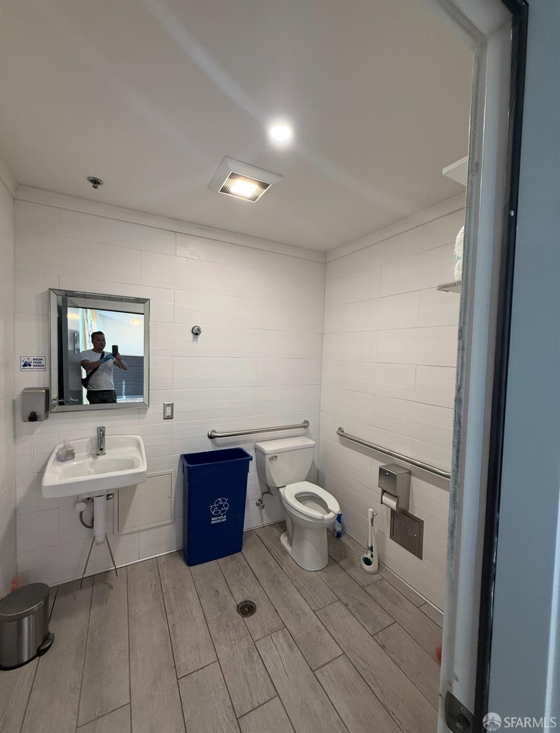 Detail Gallery Image 7 of 7 For 137 137 D St St, Daly City,  CA 94014 - – Beds | – Baths