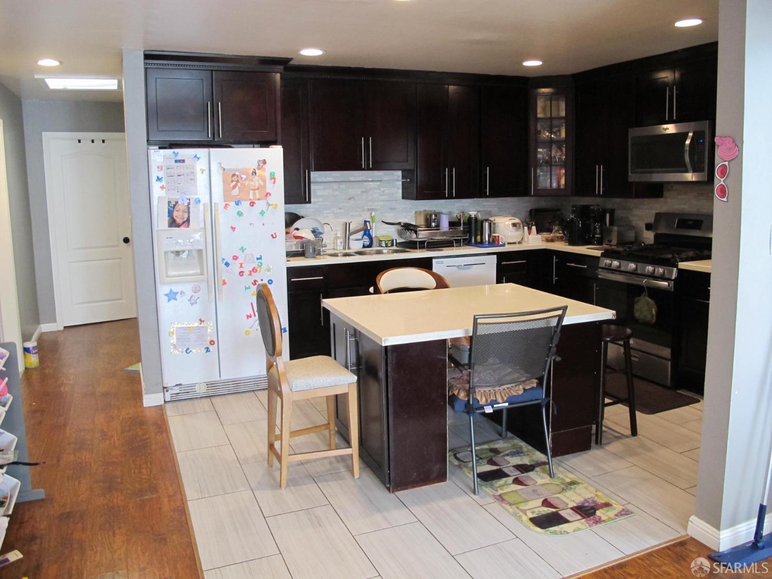 Detail Gallery Image 4 of 17 For 162 School St, Daly City,  CA 94014 - – Beds | – Baths