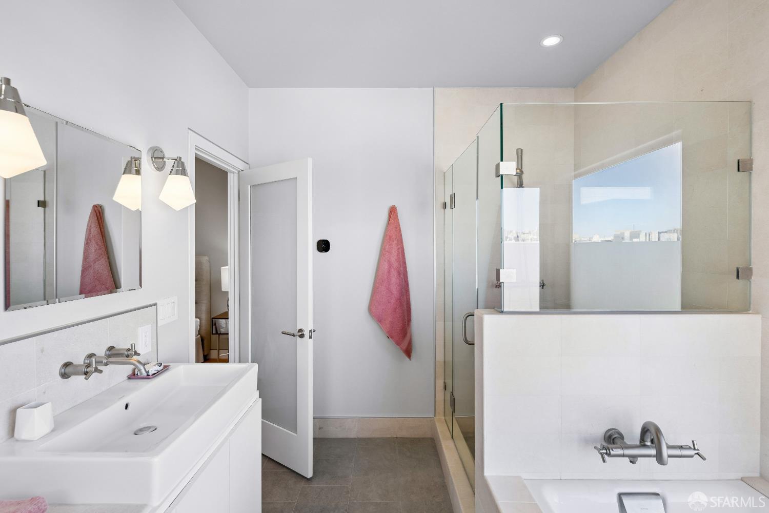 Detail Gallery Image 19 of 52 For 228 Connecticut St, San Francisco,  CA 94107 - 4 Beds | 3/1 Baths