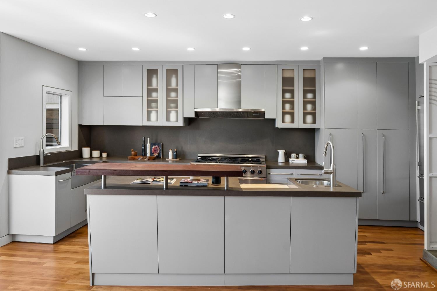 Detail Gallery Image 7 of 52 For 228 Connecticut St, San Francisco,  CA 94107 - 4 Beds | 3/1 Baths