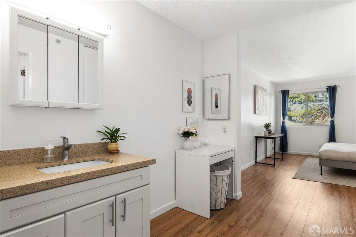 Photo #9: 426107826 Listing: Photo #9