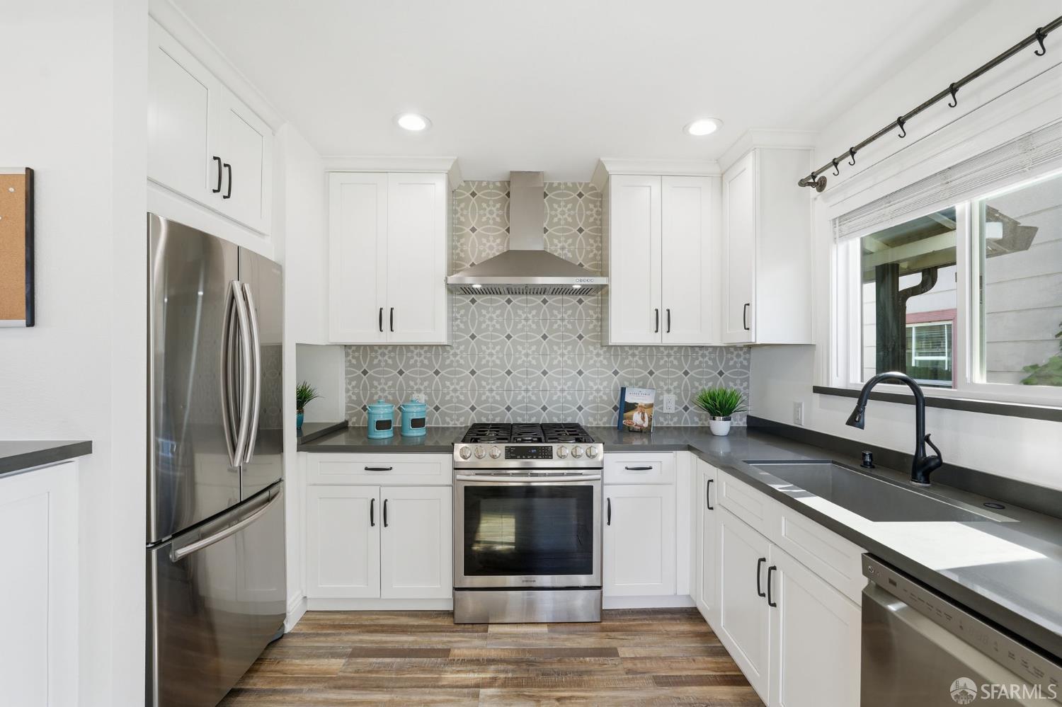 Detail Gallery Image 14 of 66 For 9834 Elmar Ave, Oakland,  CA 94603 - 2 Beds | 1 Baths