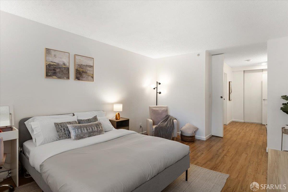 Photo #8: 426107826 Listing: Photo #8