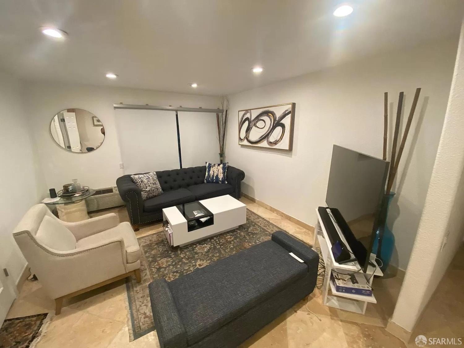 Front Image Thumbnail for SF426114739