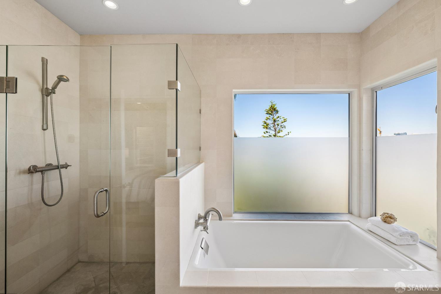 Detail Gallery Image 20 of 52 For 228 Connecticut St, San Francisco,  CA 94107 - 4 Beds | 3/1 Baths