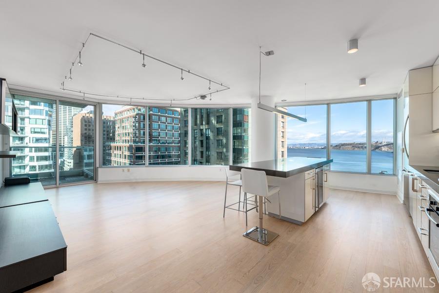 Detail Gallery Image 4 of 28 For 338 Spear St 17b,  San Francisco,  CA 94105 - 0 Beds | 0 Baths