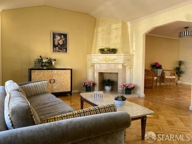 Detail Gallery Image 6 of 40 For 151 Shawnee Ave, San Francisco,  CA 94112 - 2 Beds | 1 Baths