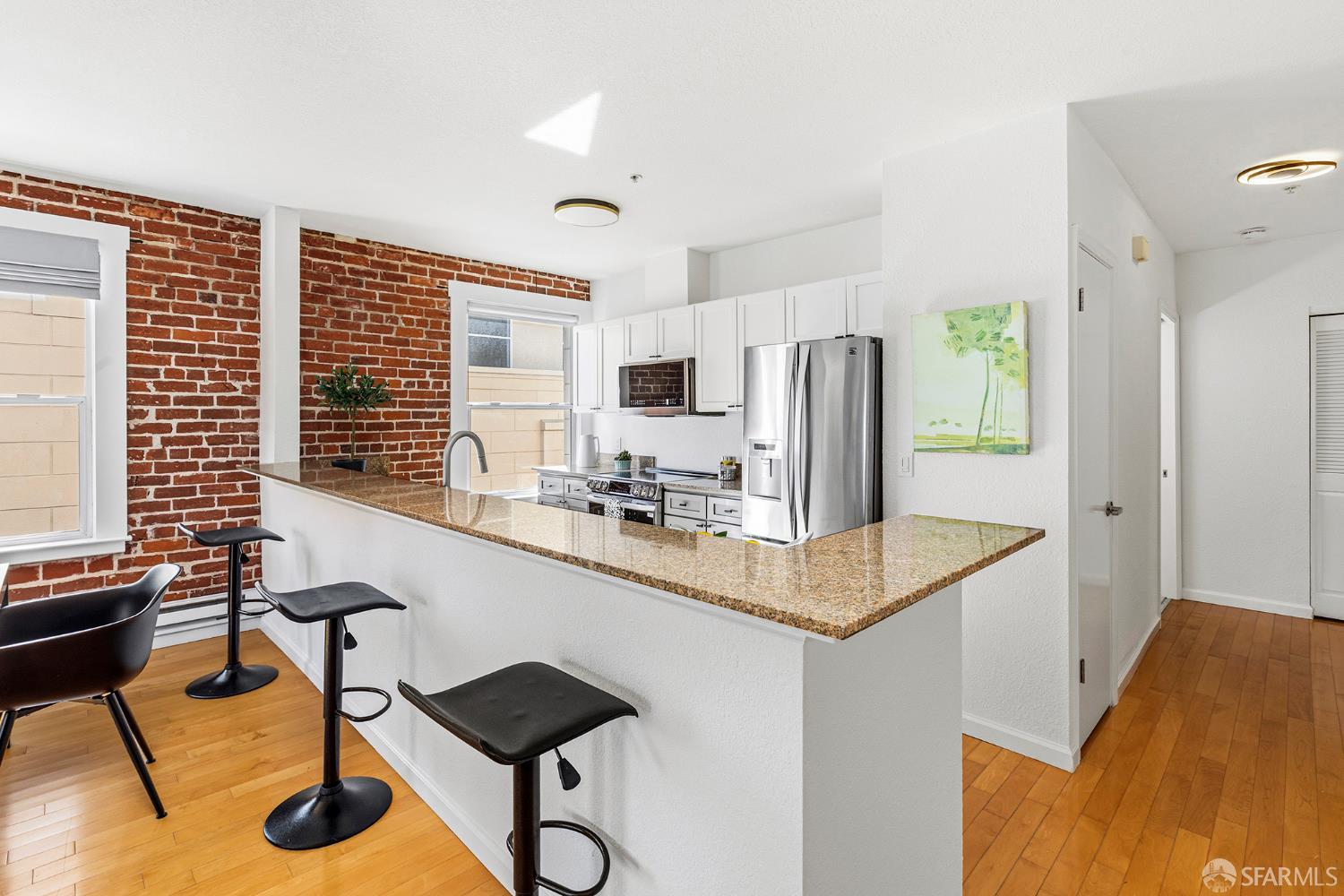 Photo #6: 426107885 Listing: Photo #6