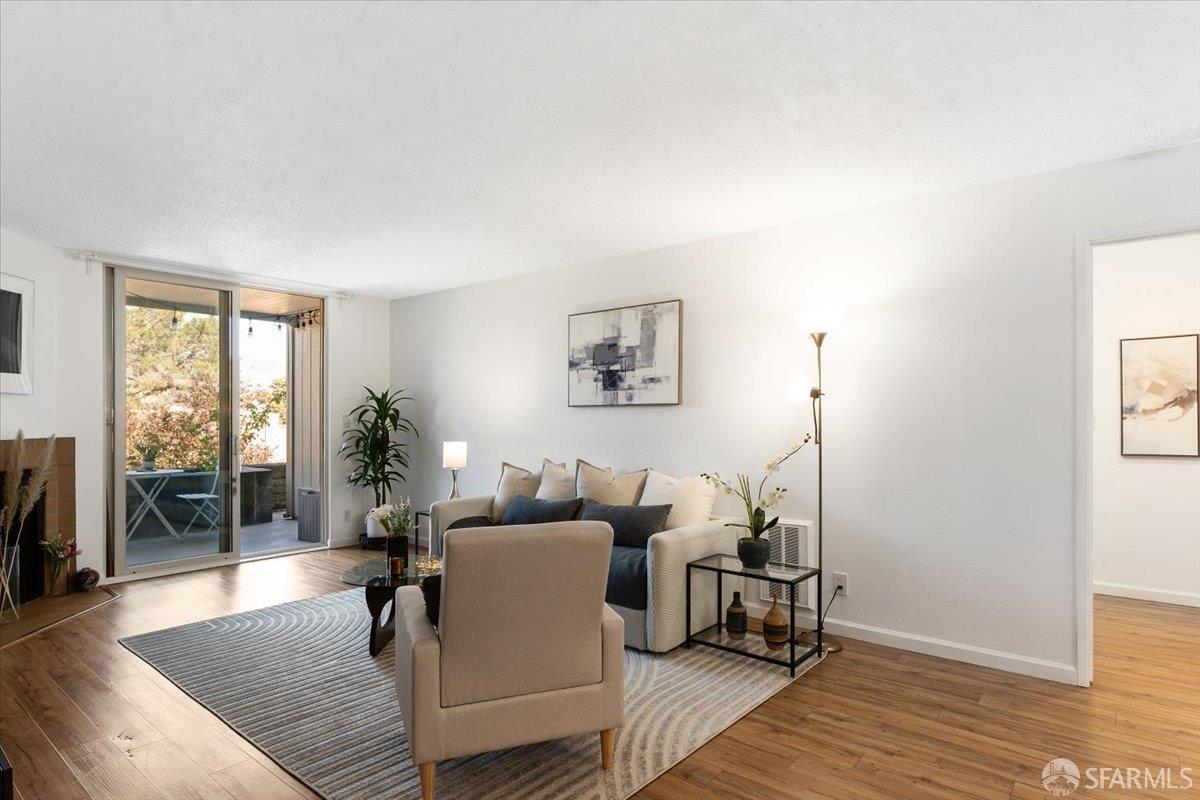 Photo #5: 426107826 Listing: Photo #5