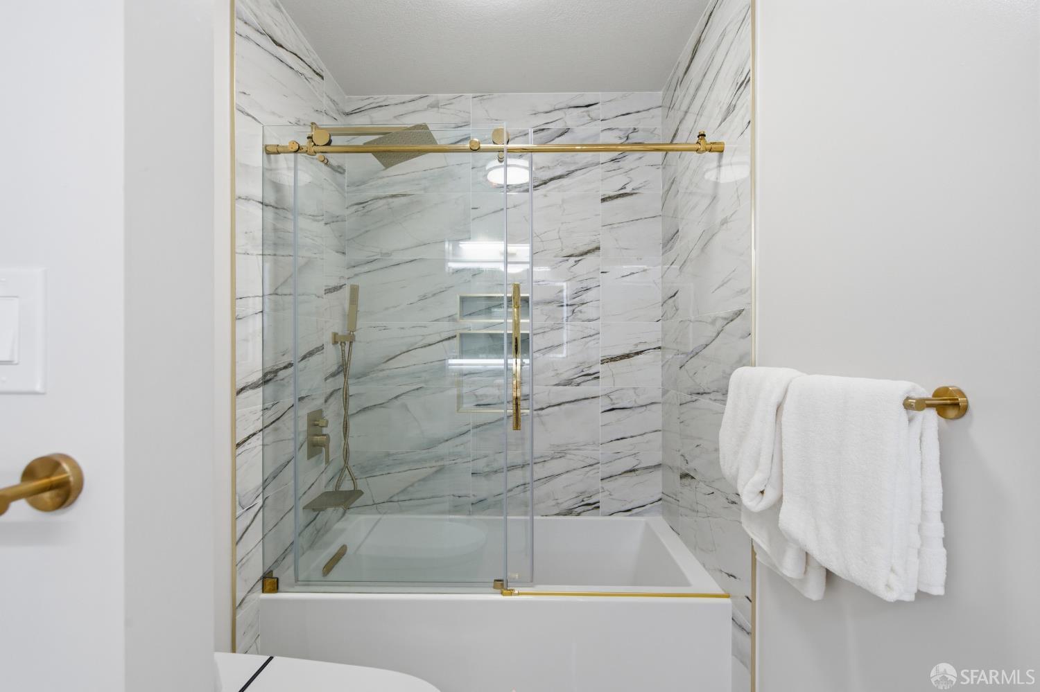 Photo #15: 426113248 Listing: Photo #15