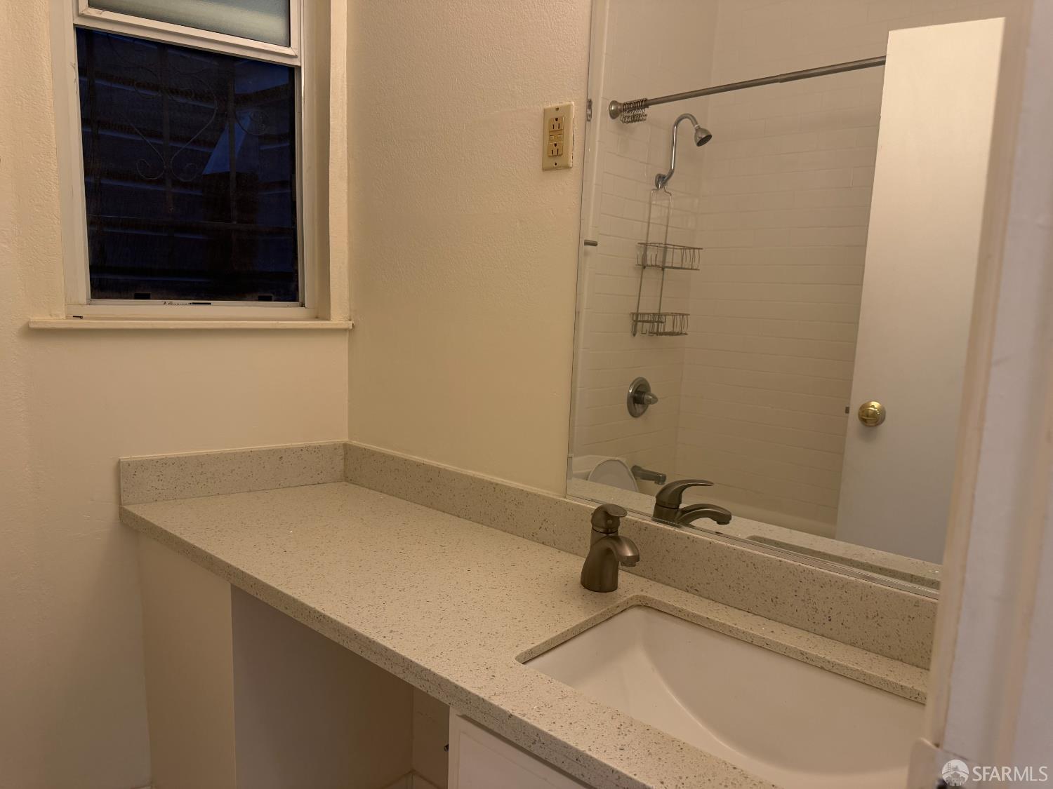 Detail Gallery Image 5 of 9 For 3315 Steiner St #8,  San Francisco,  CA 94123 - 0 Beds | 0 Baths