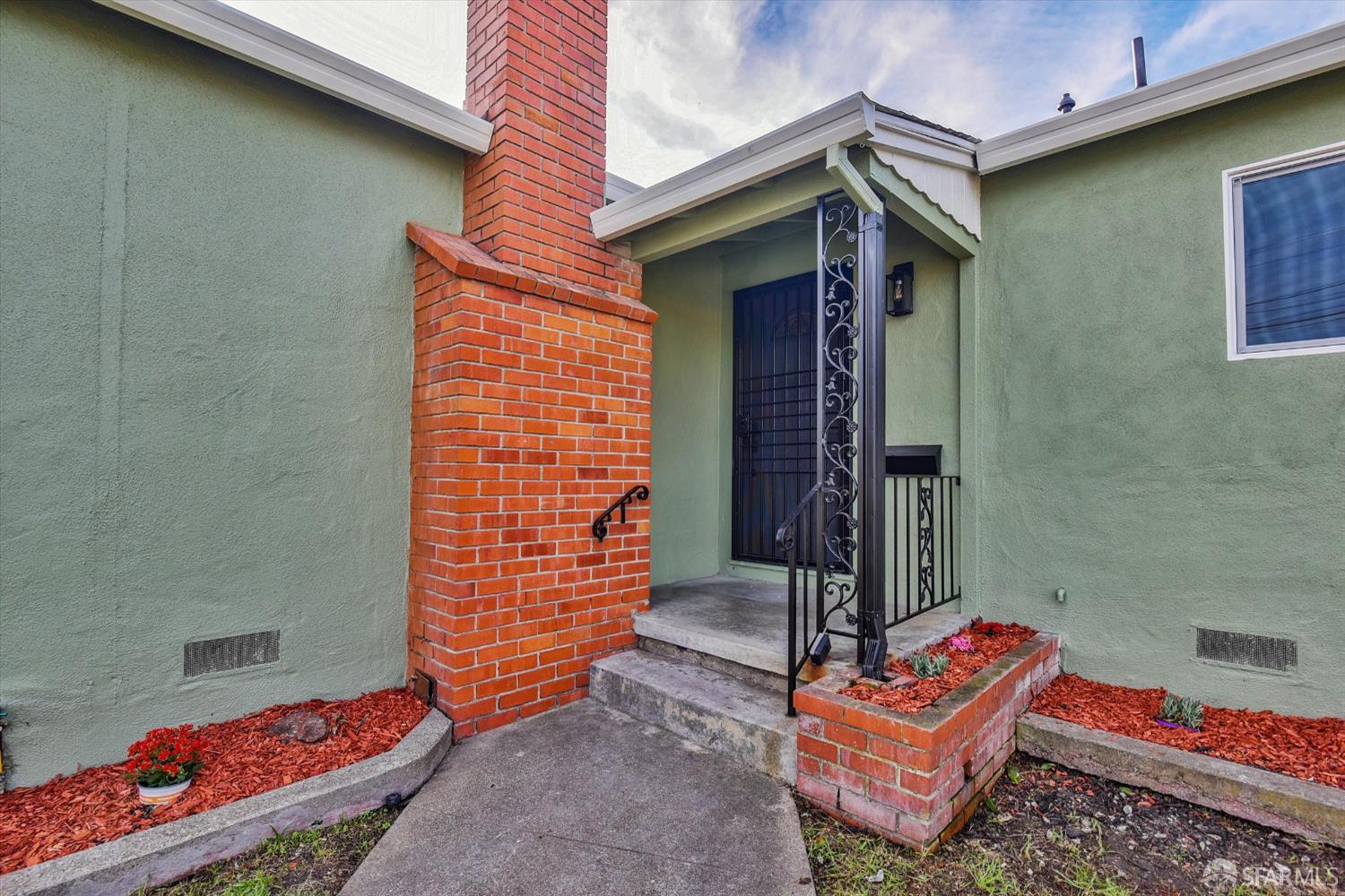 Detail Gallery Image 5 of 87 For 1384 Advent Ave, San Leandro,  CA 94579 - 3 Beds | 2 Baths