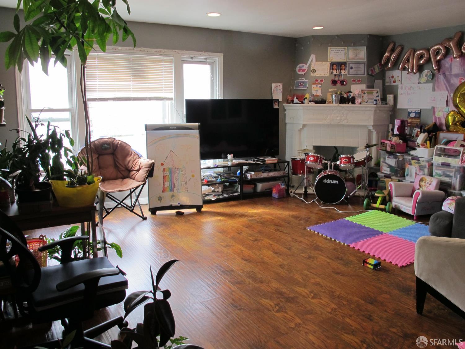 Detail Gallery Image 5 of 17 For 162 School St, Daly City,  CA 94014 - – Beds | – Baths