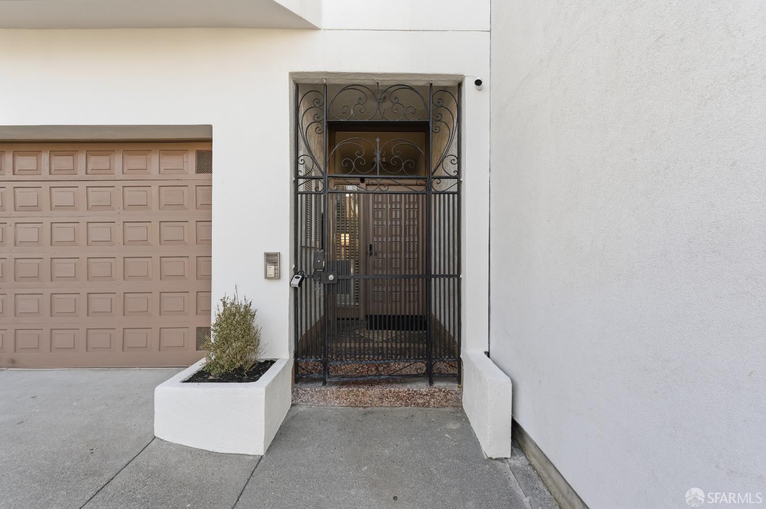 Photo #2: 426113270 Listing: Photo #2