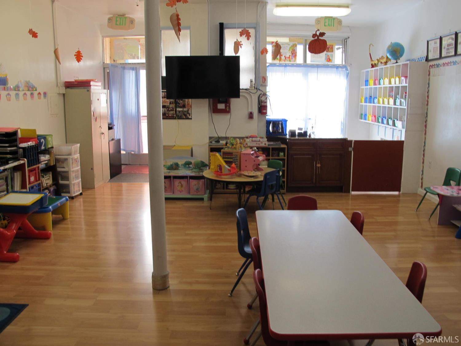 Detail Gallery Image 10 of 17 For 162 School St, Daly City,  CA 94014 - – Beds | – Baths