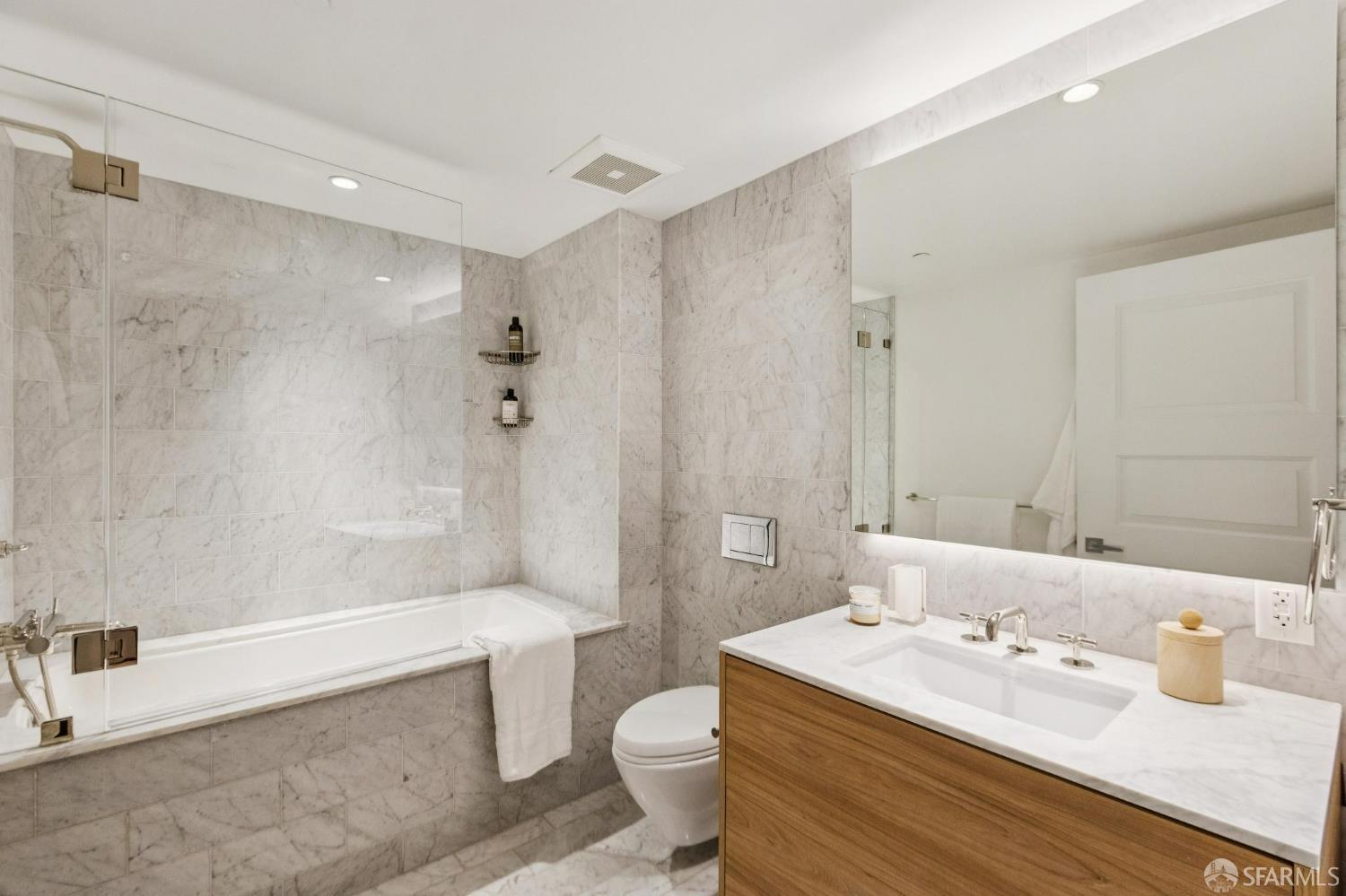 Detail Gallery Image 38 of 56 For 2121 Webster St #111,  San Francisco,  CA 94115 - 3 Beds | 4 Baths