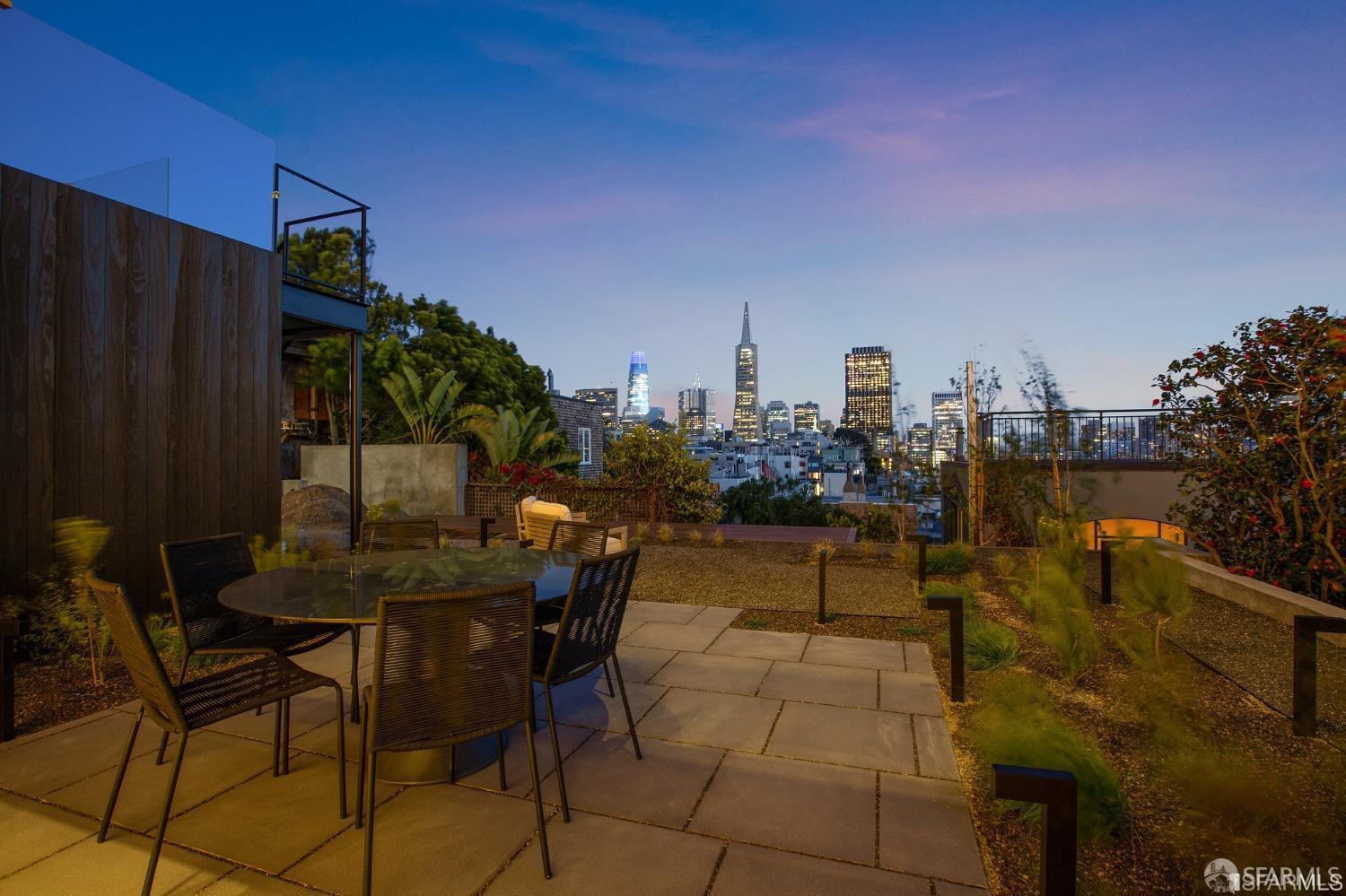 Detail Gallery Image 15 of 16 For 119 Telegraph Hill Blvd, San Francisco,  CA 94133 - 3 Beds | 4/1 Baths