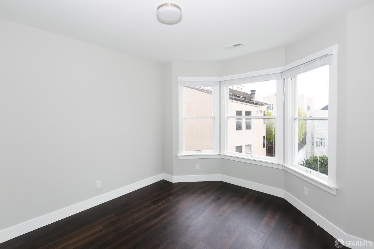 Detail Gallery Image 6 of 10 For 512 Grant Ave, San Francisco,  CA 94108 - – Beds | – Baths