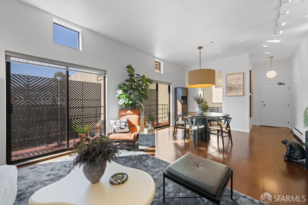 Front Image Thumbnail for SF426115188