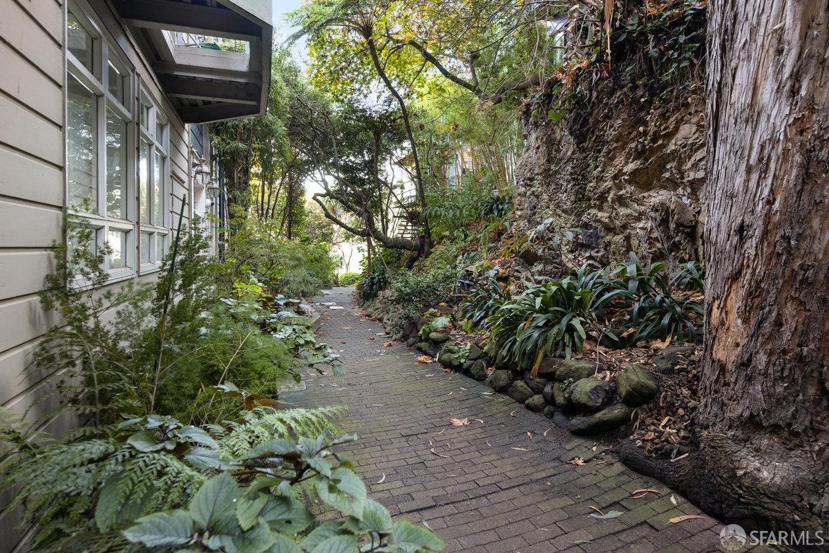 Detail Gallery Image 38 of 39 For 44 Macondray Ln 2w,  San Francisco,  CA 94133 - 2 Beds | 2 Baths