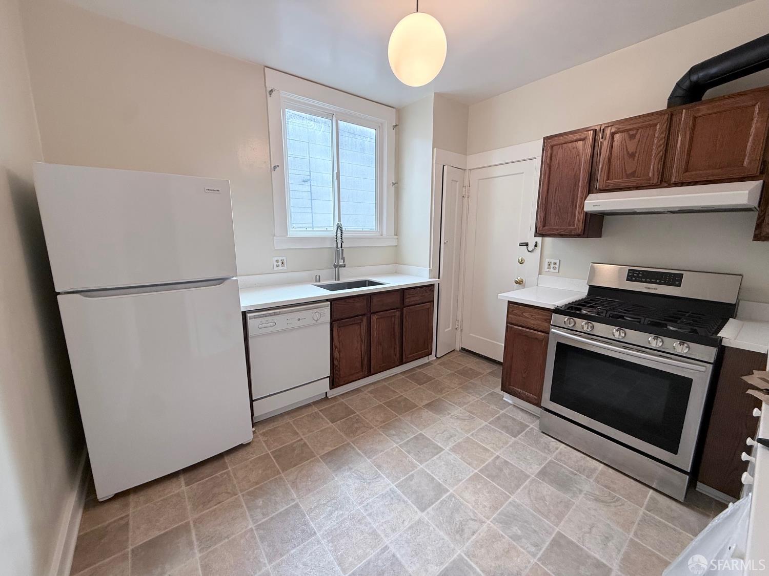 Detail Gallery Image 5 of 8 For 1418 8th Ave #4,  San Francisco,  CA 94122 - 1 Beds | 1 Baths