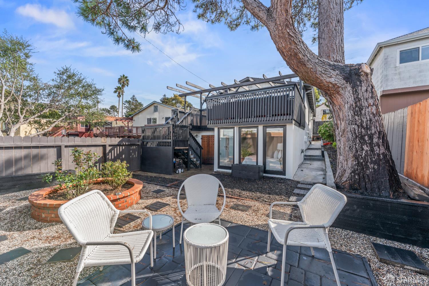 Detail Gallery Image 35 of 43 For 300 Klamath St, Brisbane,  CA 94005 - 3 Beds | 3 Baths