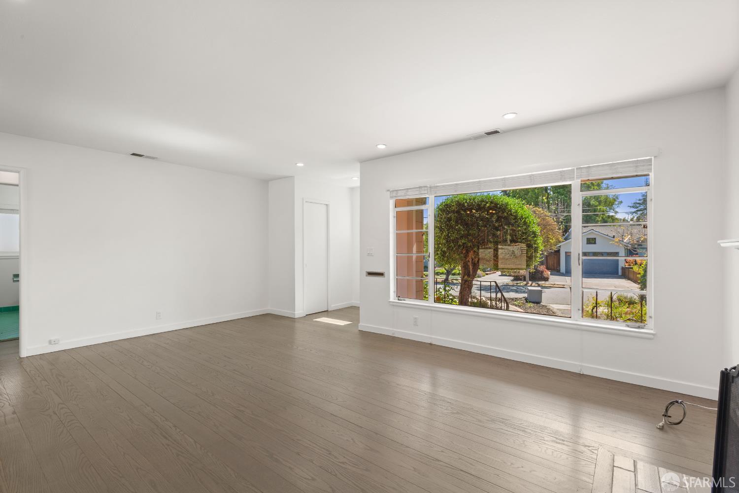 Detail Gallery Image 13 of 54 For 108 Inner Cir, Redwood City,  CA 94062 - 2 Beds | 1 Baths